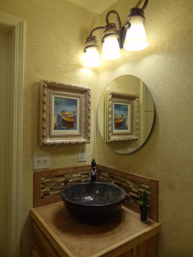 Poolside King Cabana With Full Kitchen, King Bed, Sleeper Sofa And Pool Access, Hotel Room Mount Ida Экстерьер фото