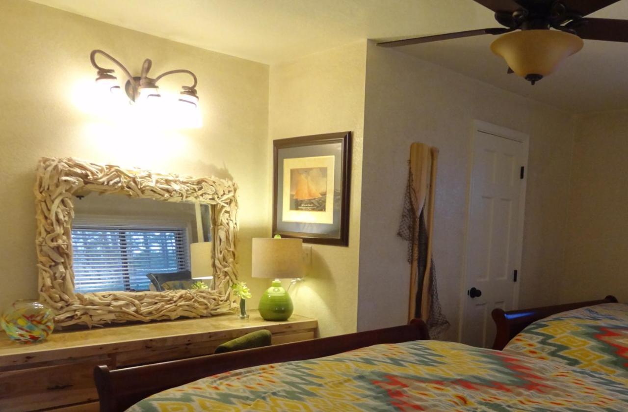 Poolside King Cabana With Full Kitchen, King Bed, Sleeper Sofa And Pool Access, Hotel Room Mount Ida Экстерьер фото