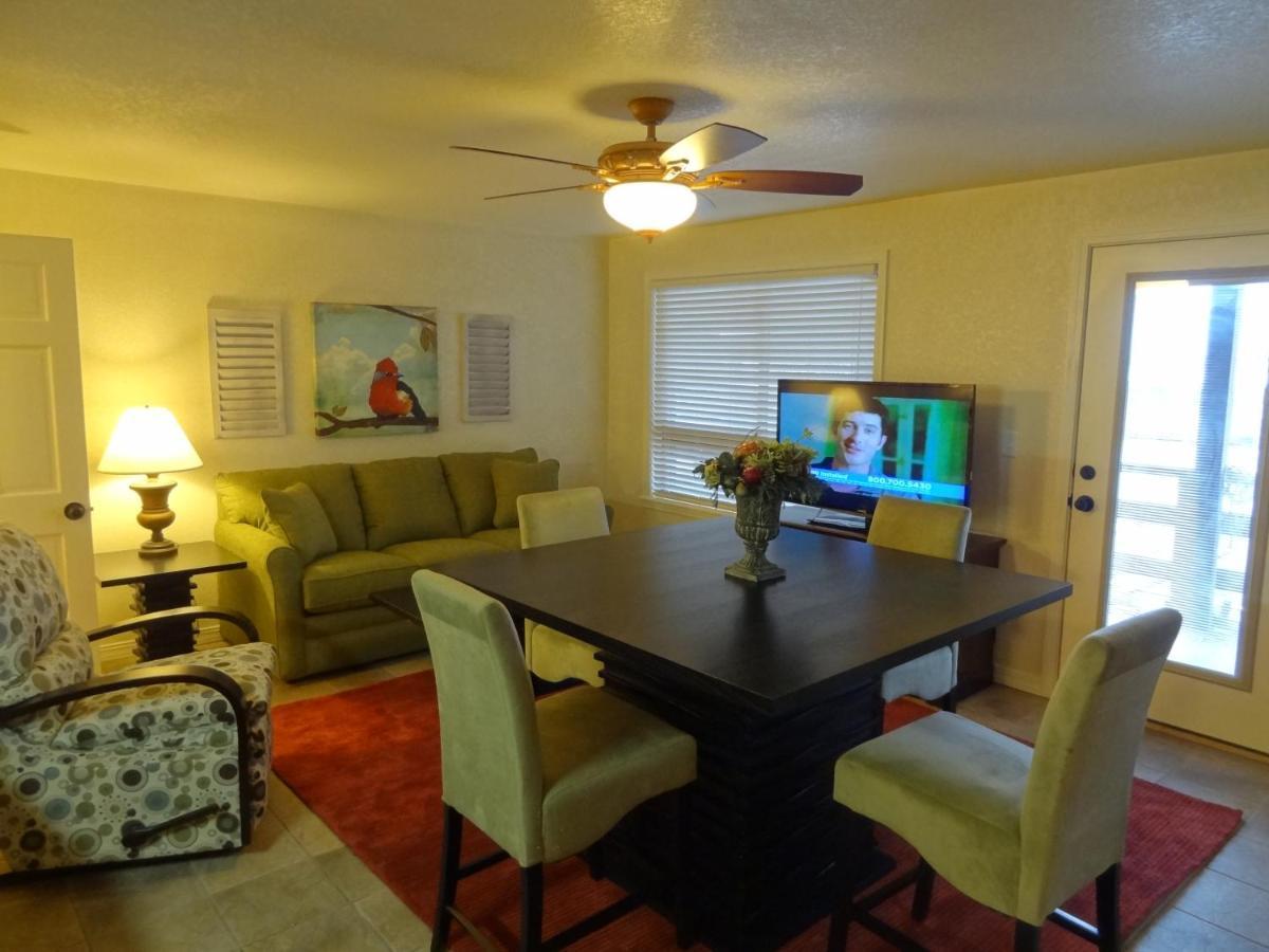 Poolside King Cabana With Full Kitchen, King Bed, Sleeper Sofa And Pool Access, Hotel Room Mount Ida Экстерьер фото